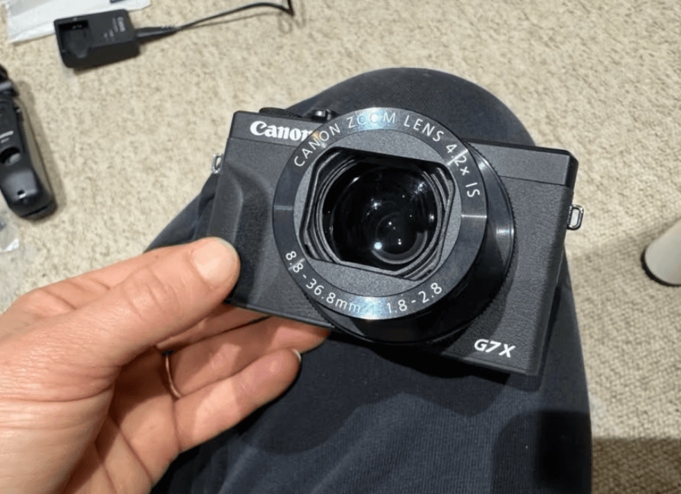 Canon PowerShot G7 X Mark III Vlogger Kit – Like New - Image 1