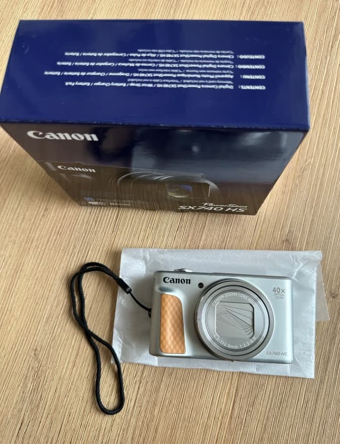 Canon PowerShot SX740 HS Compact Digital Camera 20.3MP – Silver - Image 1